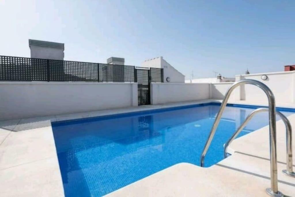 Appartement Penthouse & Pool Center